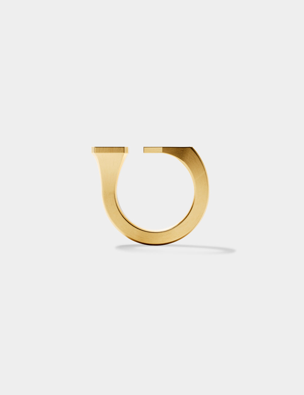 Ciufoli One sculptural yellow gold pin ring front view