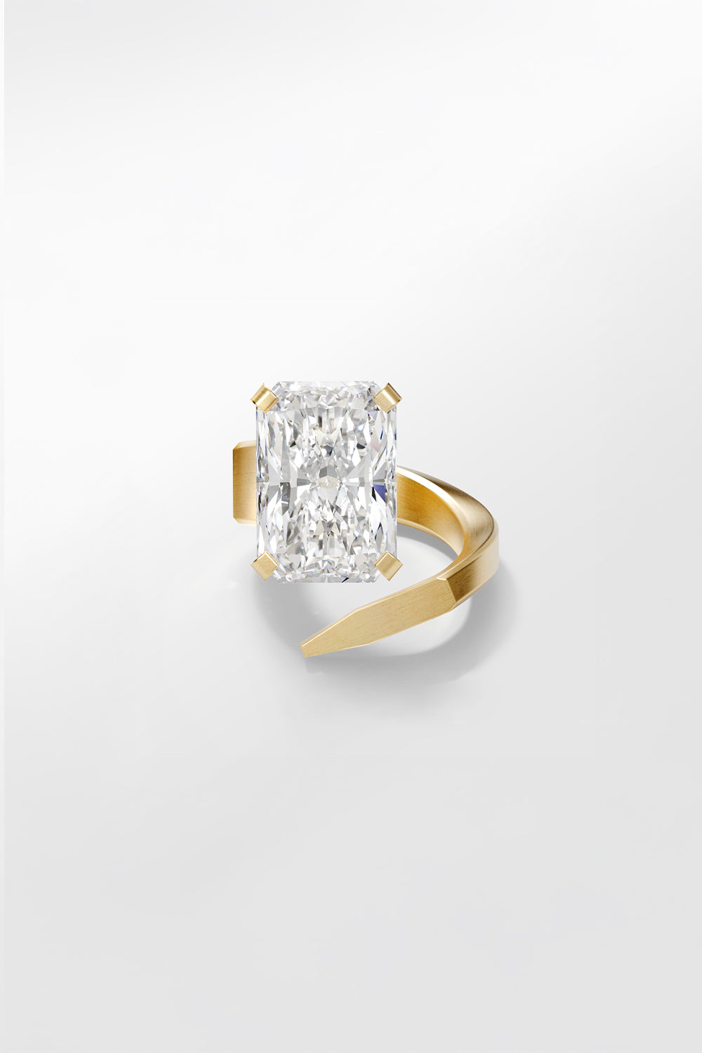 Ciufoli One sculptural asymmetric yellow gold ring with diamond front view
