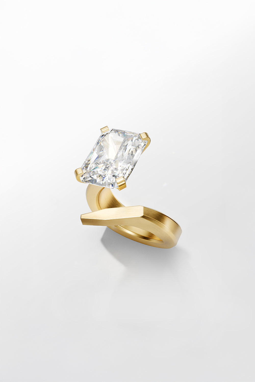 Ciufoli One sculptural asymmetric yellow gold ring with diamond top view