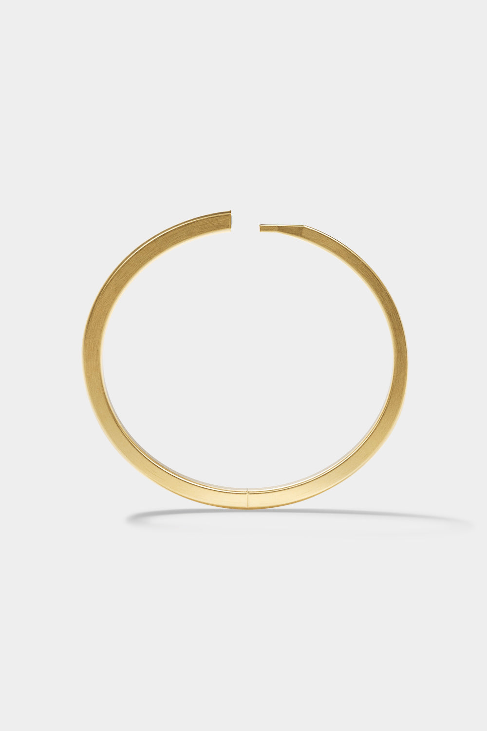 Ciufoli One sculptural yellow gold choker necklace with diamond side view