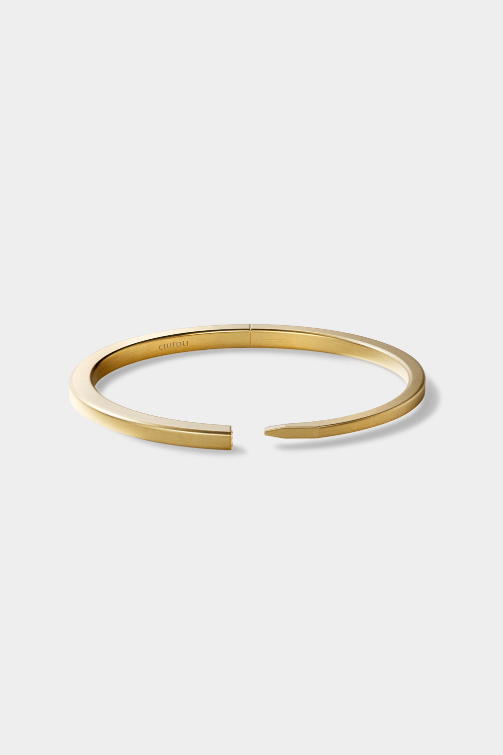 Ciufoli One sculptural yellow gold choker necklace with diamond front view