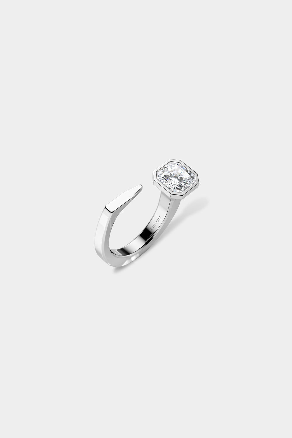 Ciufoli One sculptural white gold pin ring with diamond top view