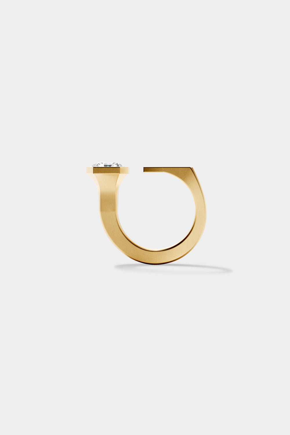 Ciufoli One sculptural yellow gold pin ring with diamond front view