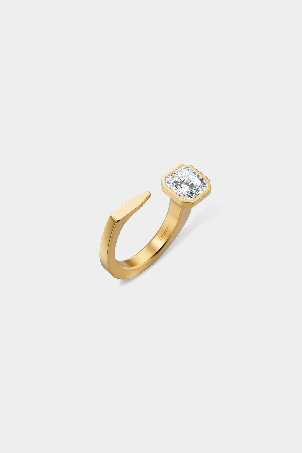 Ciufoli One sculptural yellow gold pin ring with diamond top view