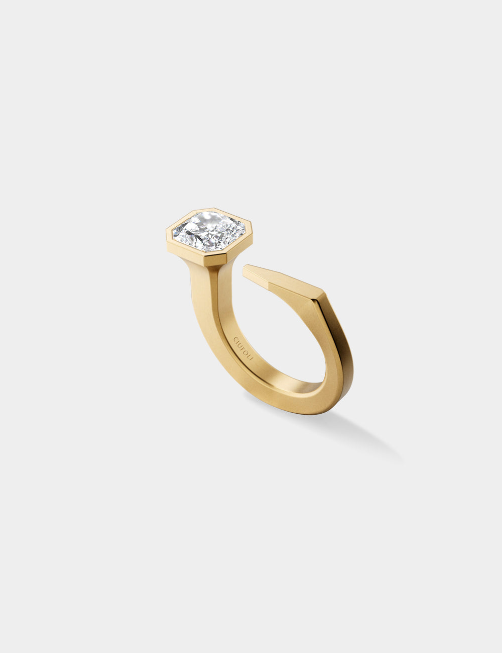 Ciufoli One sculptural yellow gold pin ring with diamond side view