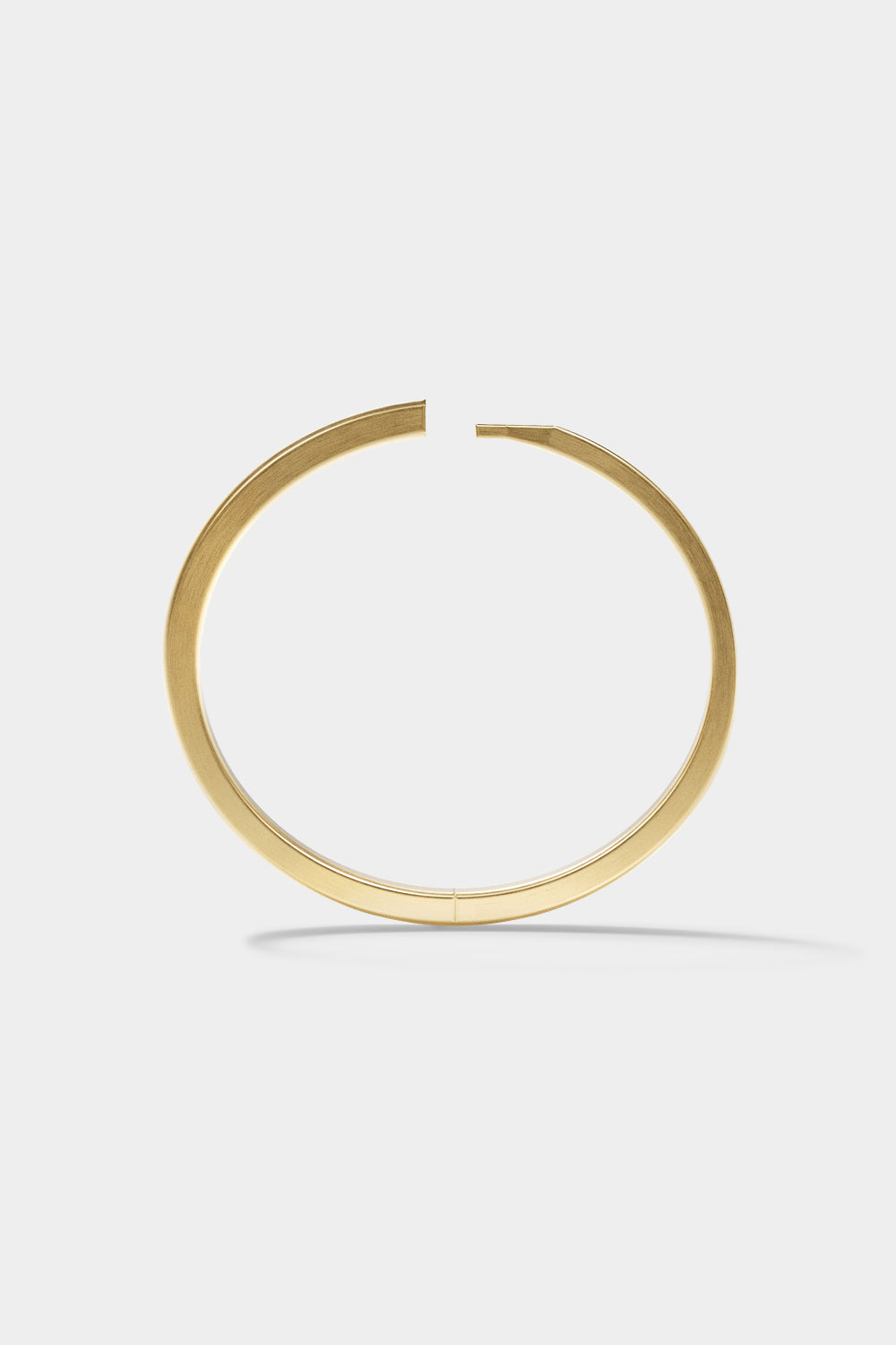 Ciufoli One sculptural yellow gold choker necklace side view