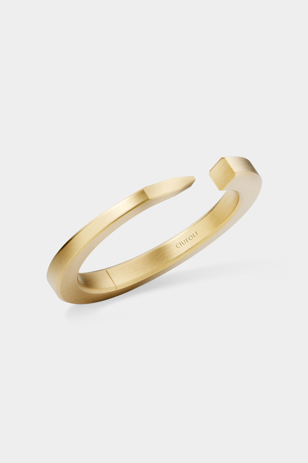 Ciufoli One sculptural yellow gold cuff bracelet top view