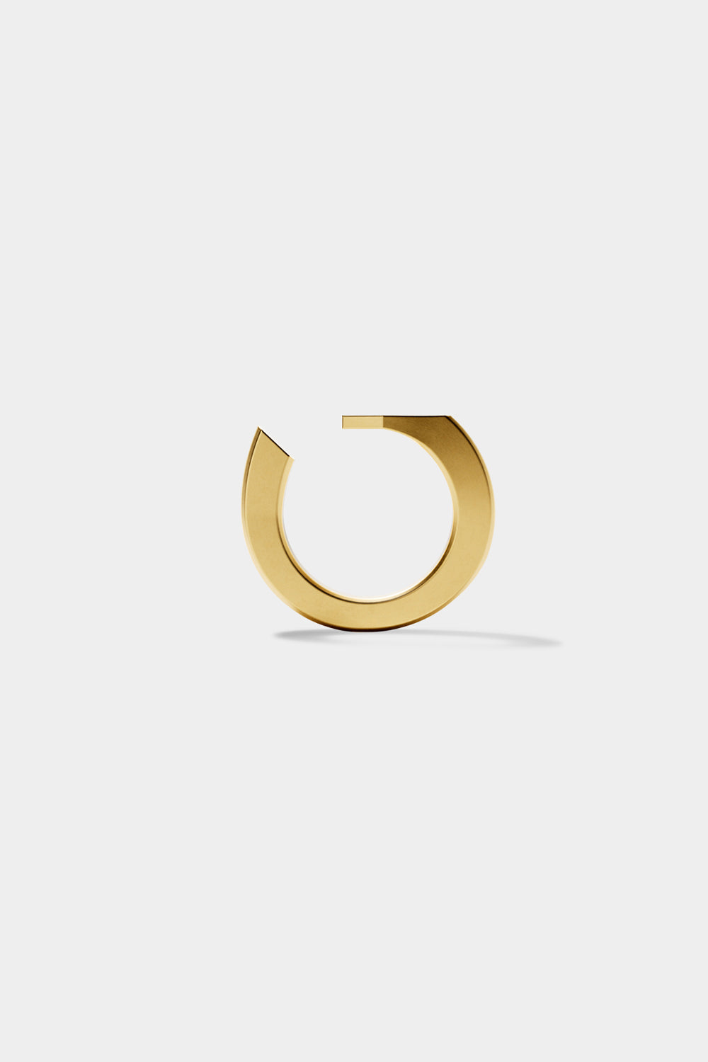 Ciufoli One sculptural yellow gold ring front view